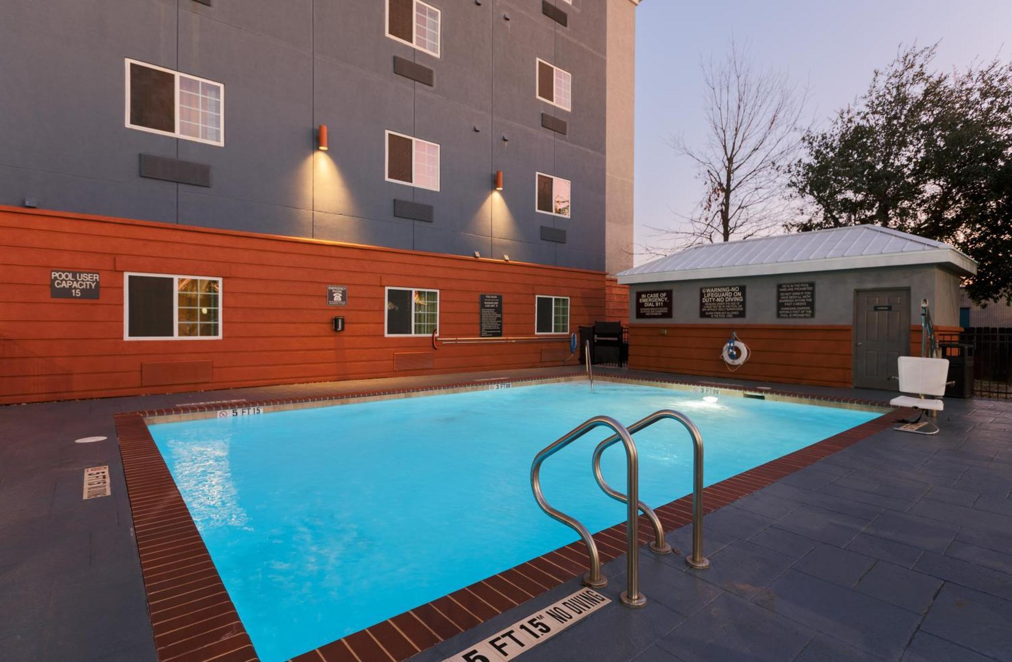 Candlewood Suites San Marcos By Ihg Экстерьер фото